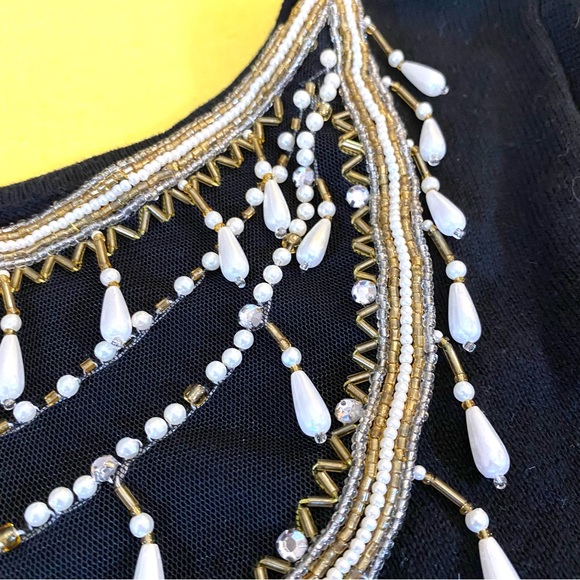 Beautiful Pearl trimmed Bob Mackie Women’s cocktail top - Picture 3 of 8